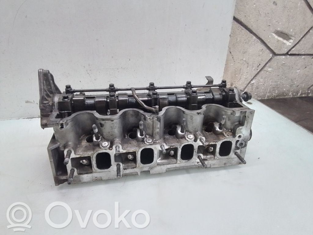 Opel Zafira B Głowica silnika 