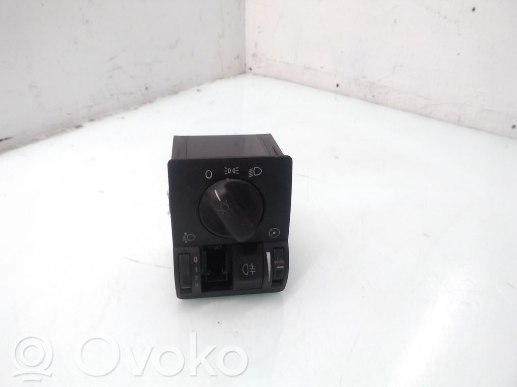 Opel Astra G Light switch 
