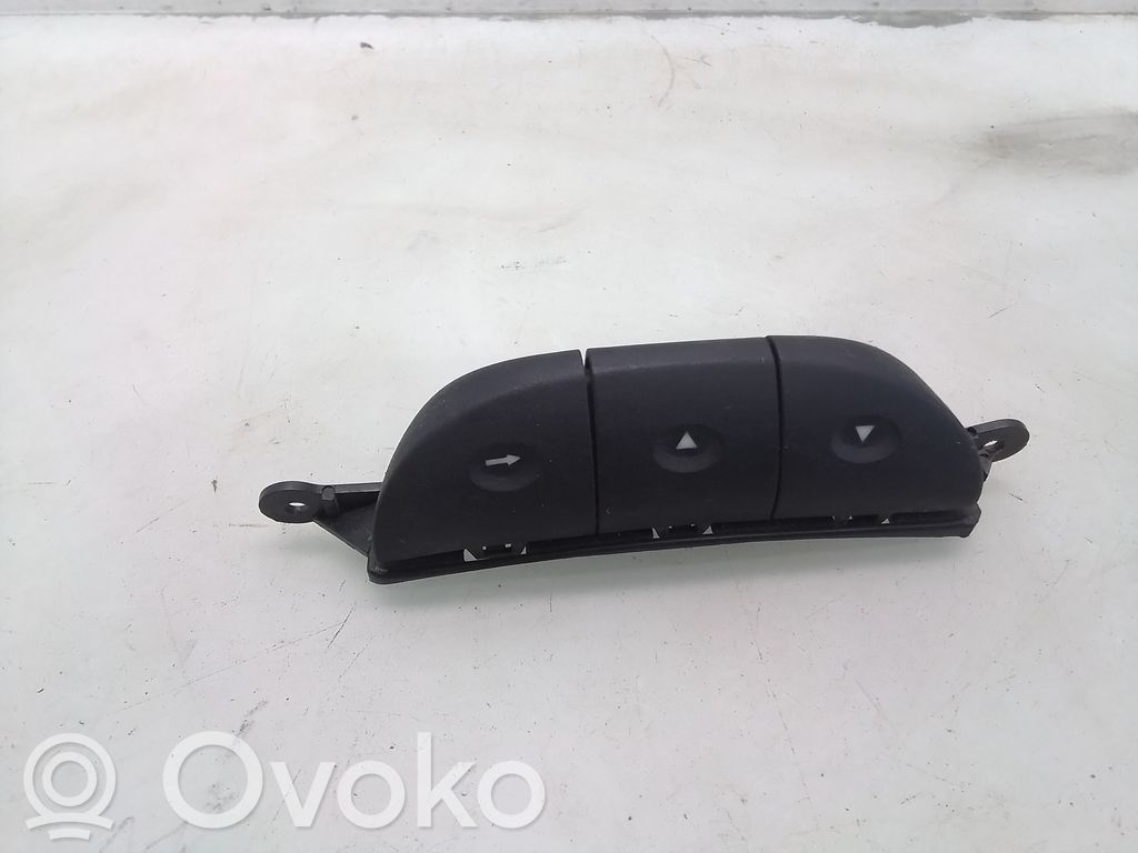 Opel Zafira A Steering wheel buttons/switches 