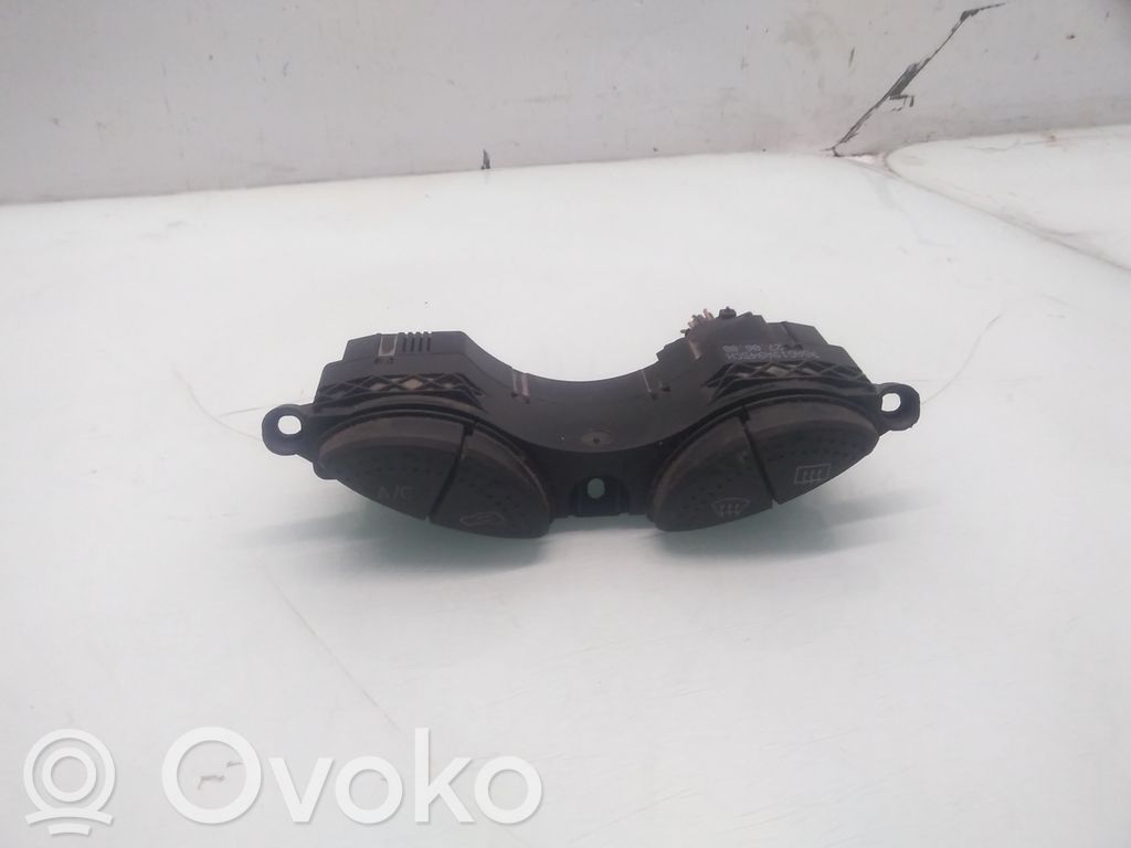 Ford Focus Windscreen/window heater switch 