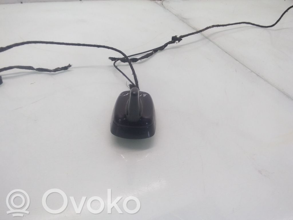 Audi A4 S4 B7 8E 8H GPS-pystyantenni 
