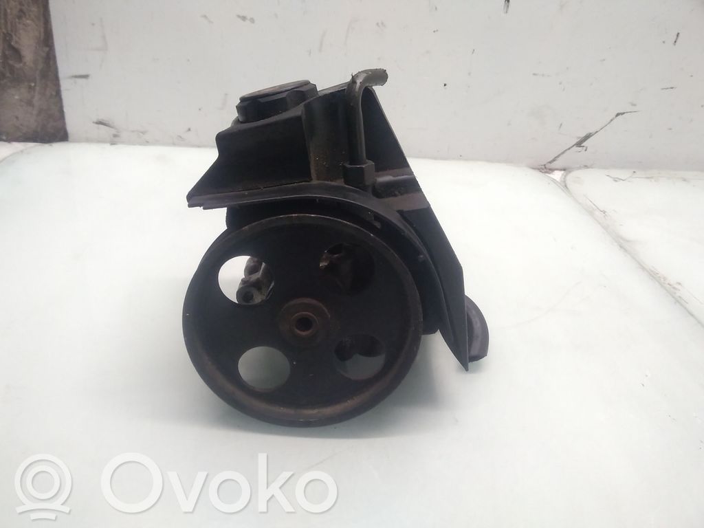 Peugeot 206 Ohjaustehostimen pumppu 