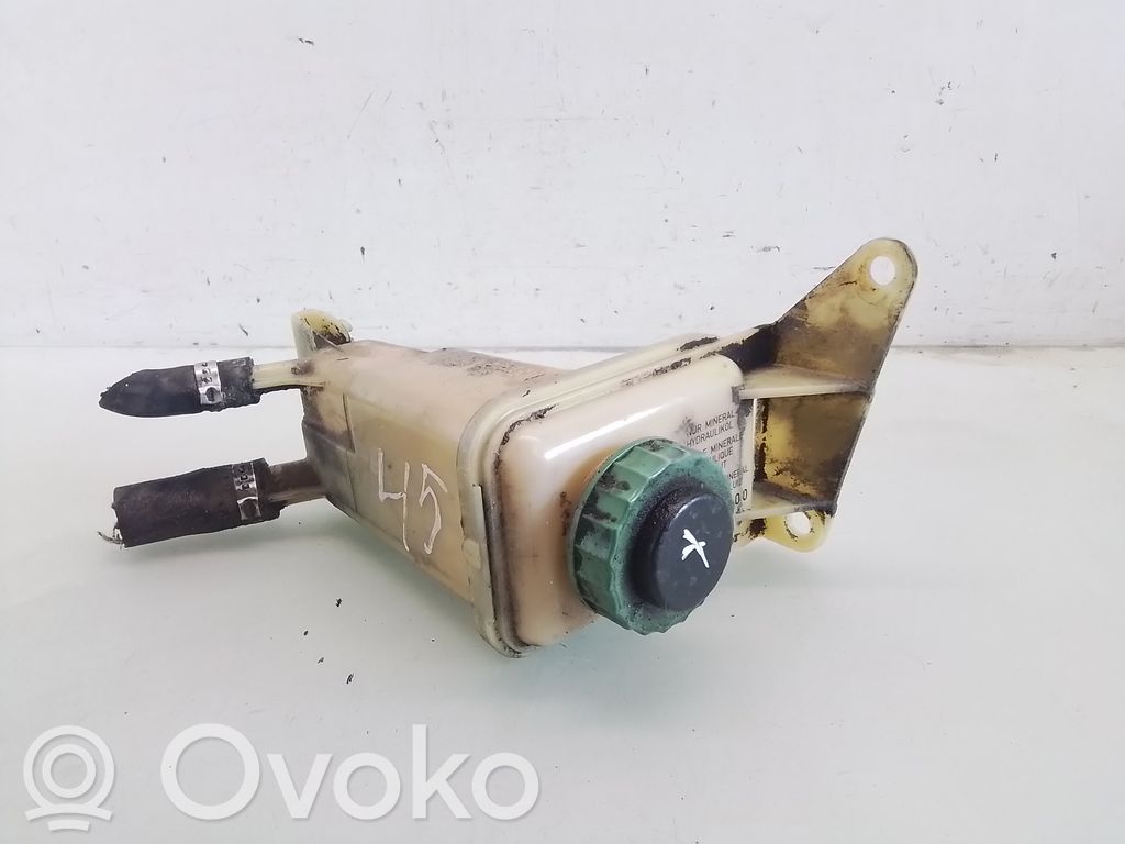 Zbiornik płynu wspomagania układu kierowniczego   8D0422373