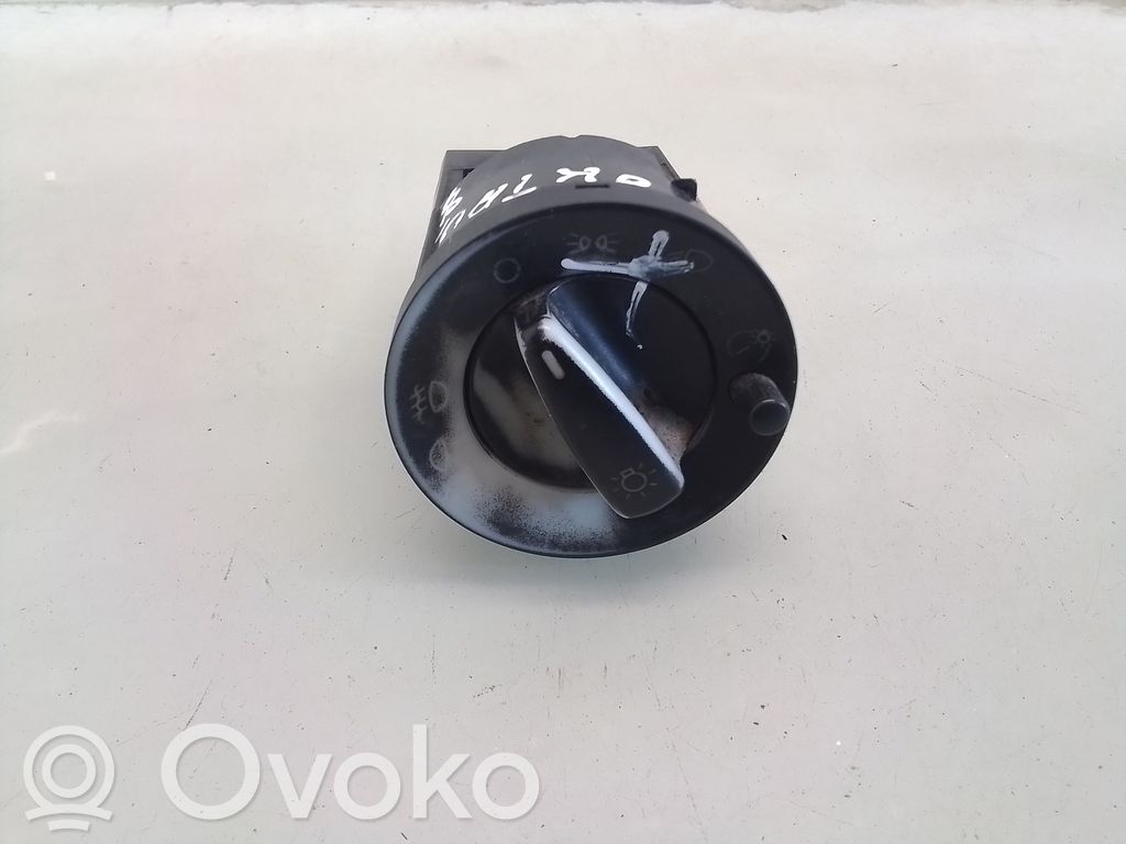 Skoda Octavia Mk2 (1Z) Light switch 
