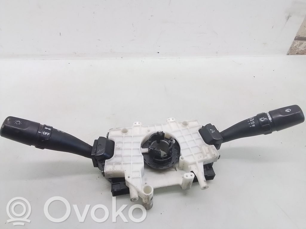 Hyundai Santa Fe Wiper turn signal indicator stalk/switch 