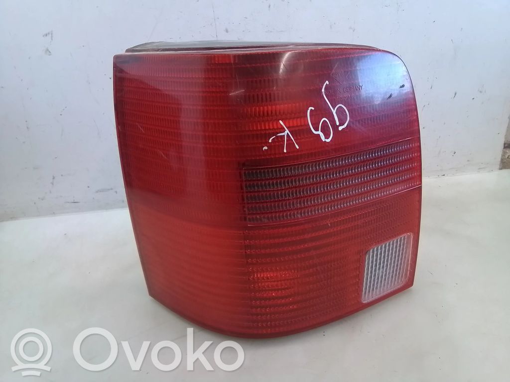 Volkswagen PASSAT B5 Lampa tylna 