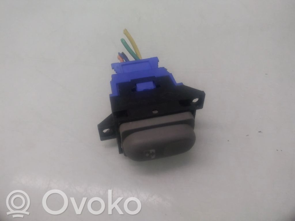 Renault Scenic I Elektrisko logu slēdzis 