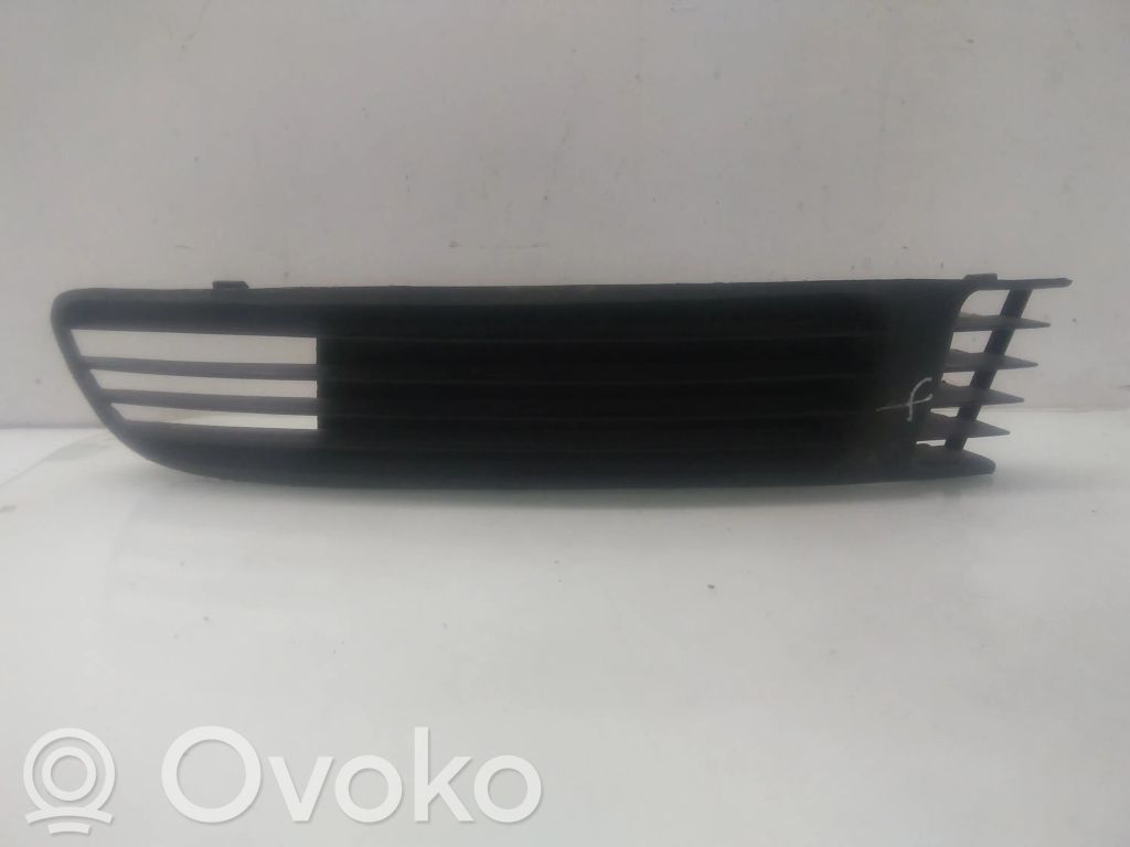 Opel Astra G Front bumper lower grill 