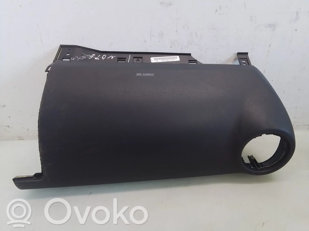 Nissan Note (E11) Otras partes del panel de instrumentos 