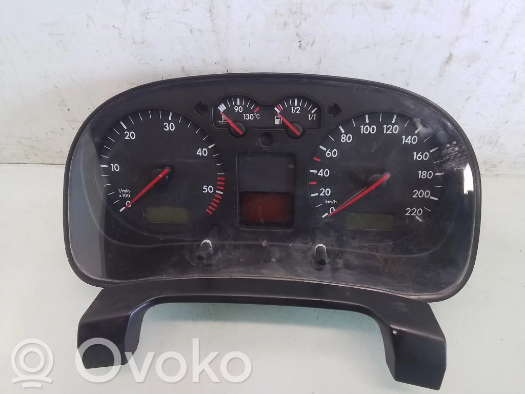 Volkswagen Golf IV Nopeusmittari (mittaristo) 