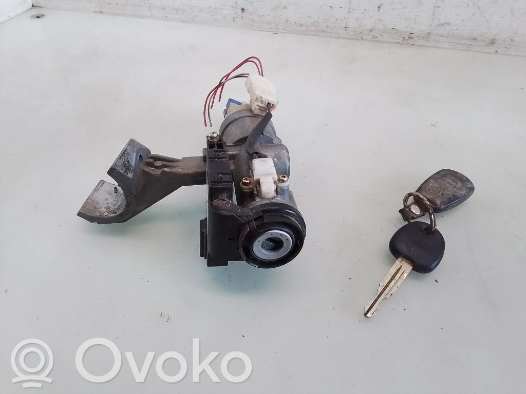 Hyundai Elantra Užvedimo spynelė 