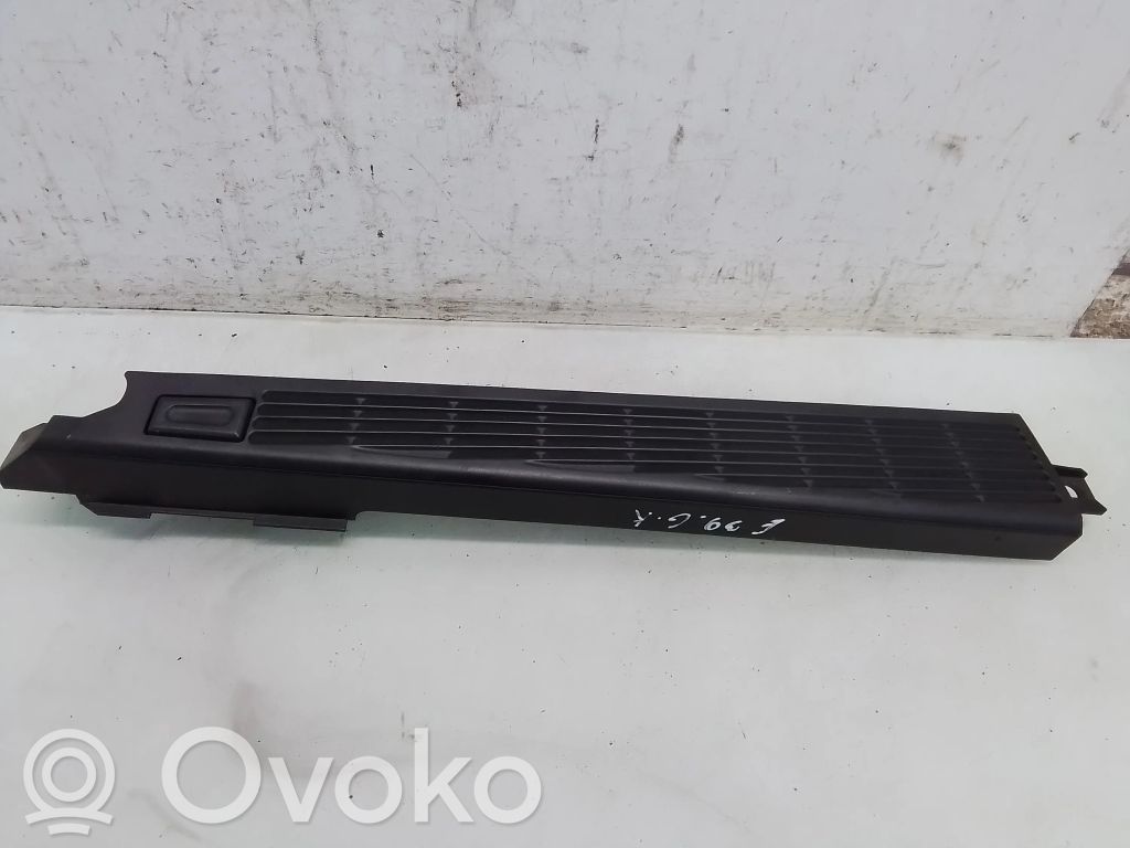 BMW 5 E39 Bagažinės užuolaidos (štorkės) laikiklis 