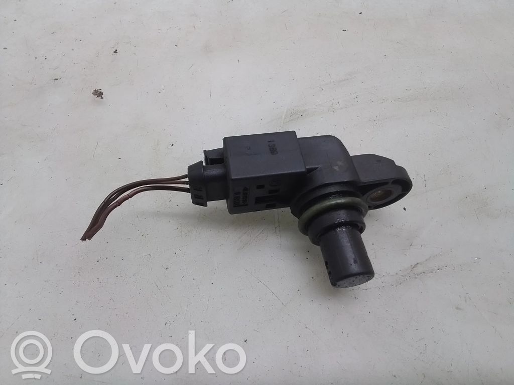 BMW 5 E39 Camshaft position sensor 