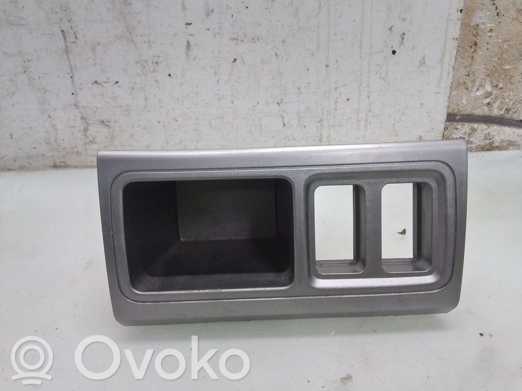 Honda FR-V Kita panelės detalė 