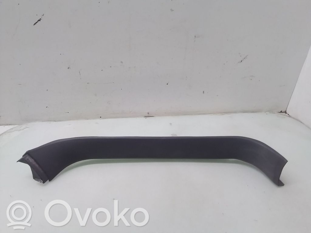 Tailgate/trunk side cover trim