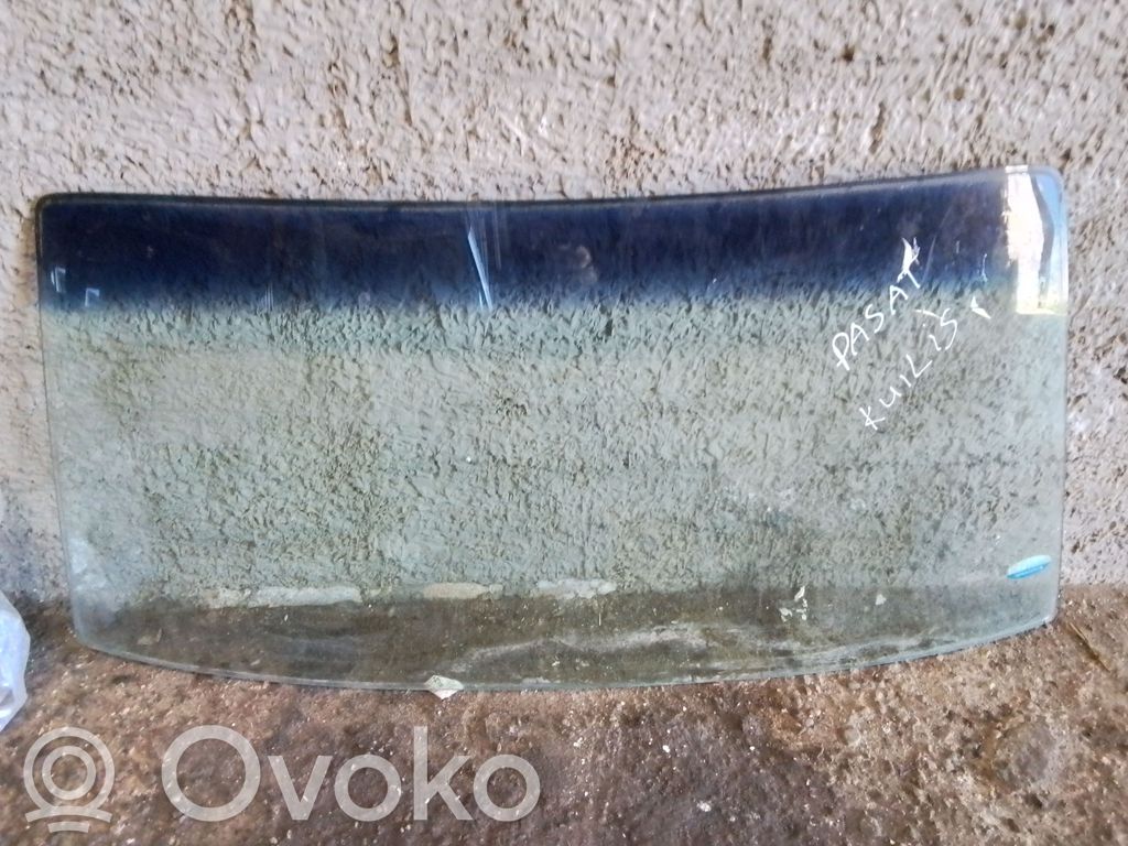 Volkswagen PASSAT B2 Front windscreen/windshield window 