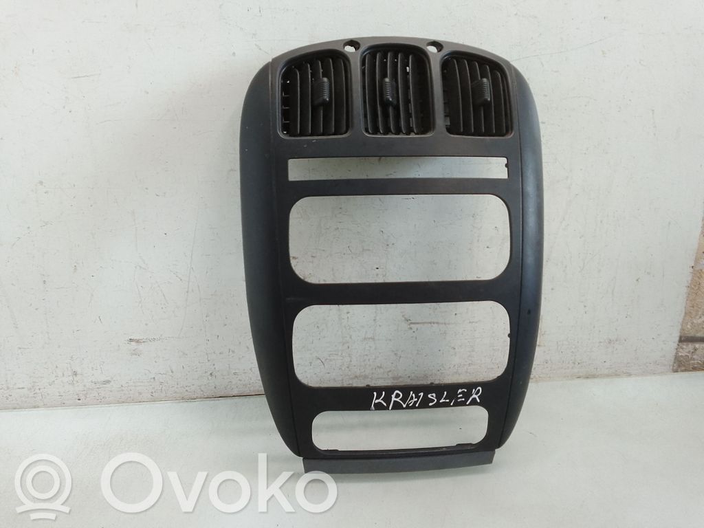 Chrysler Voyager Radio/GPS head unit trim 