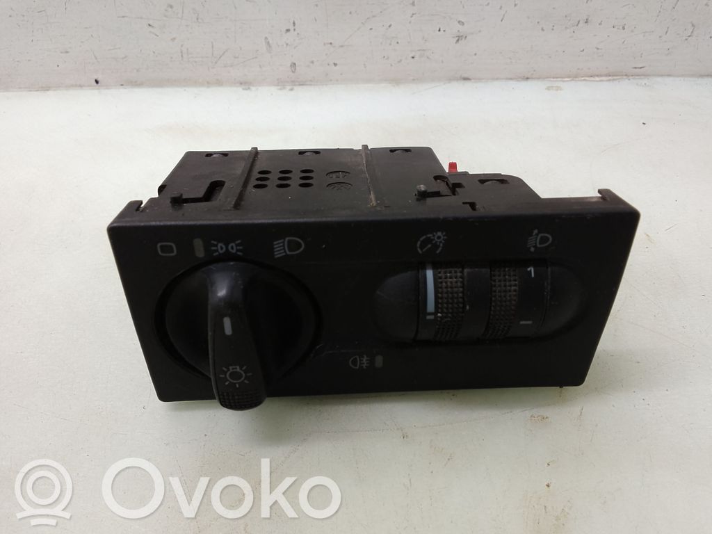Volkswagen Golf III Light switch 