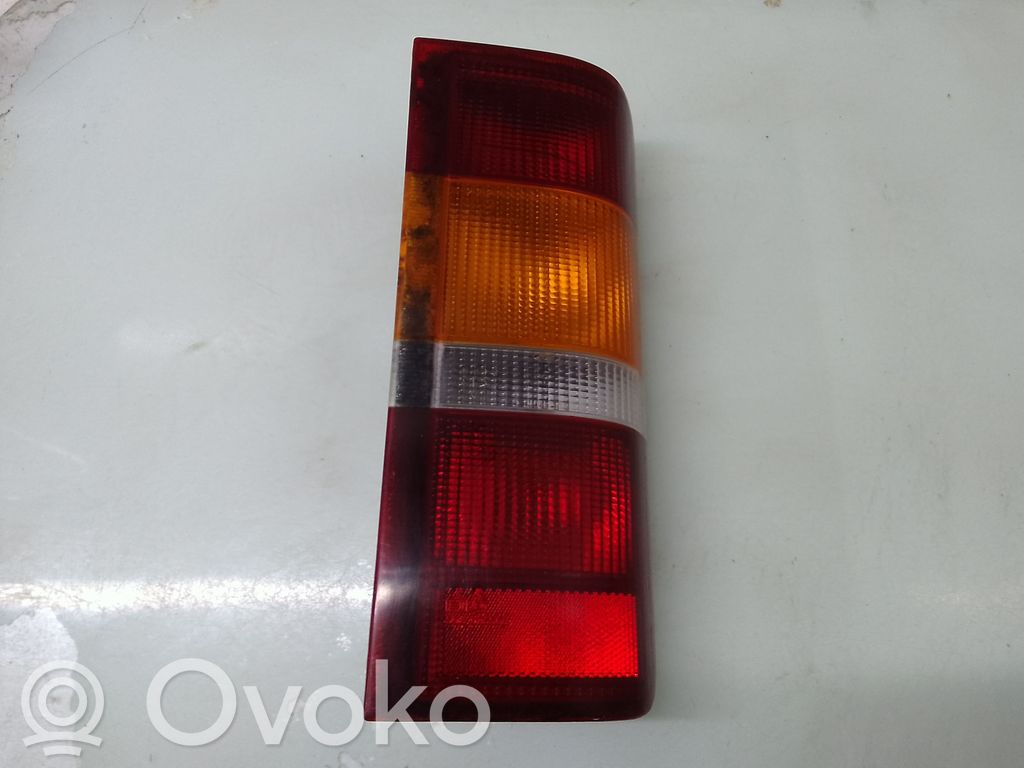 Rear/tail lights   90VB13404