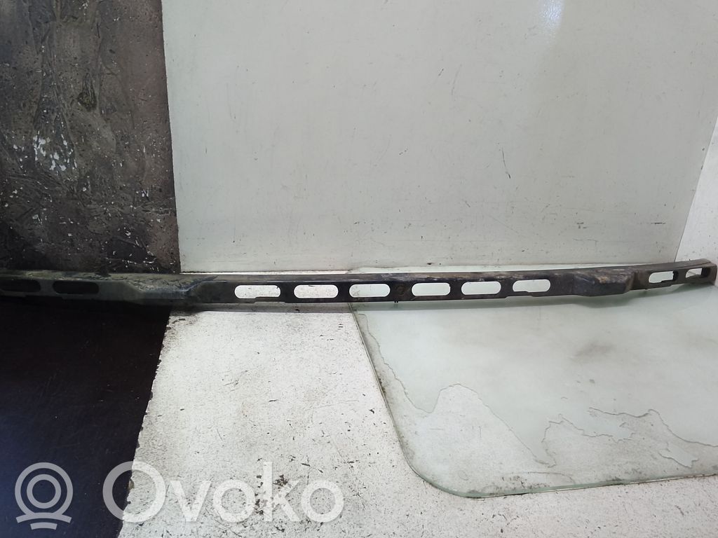 Volkswagen Transporter - Caravelle T4 Uchwyt / Mocowanie zderzaka przedniego 