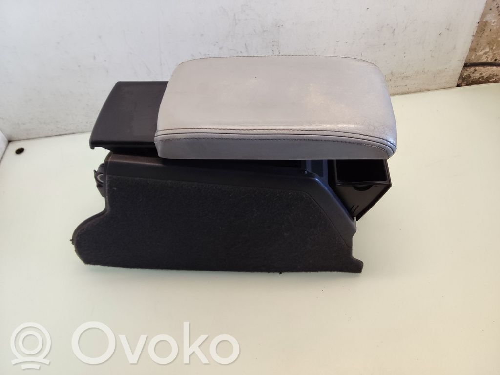 Skoda Superb B5 (3U) Armrest 