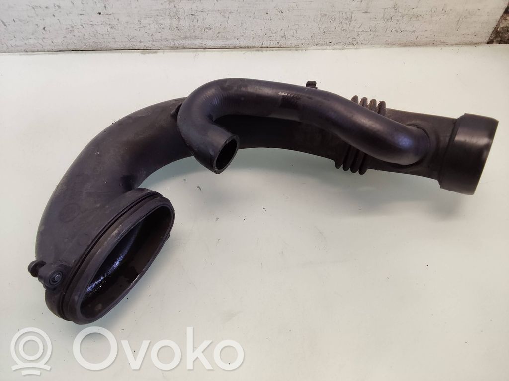 Turboahtimen ilmanoton letku   7786013,10866710