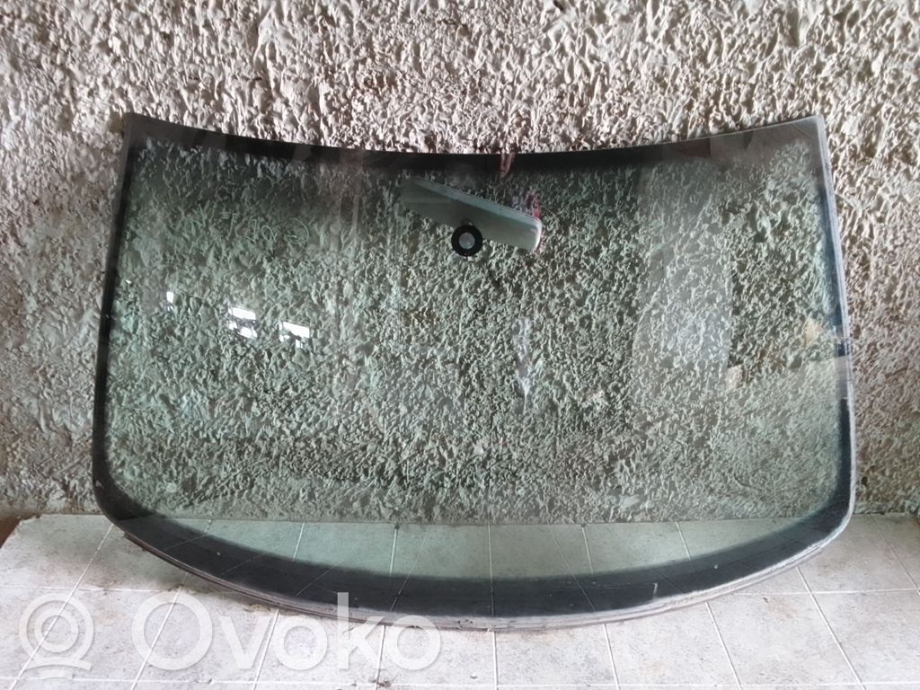 Volkswagen Golf IV Front windscreen/windshield window 