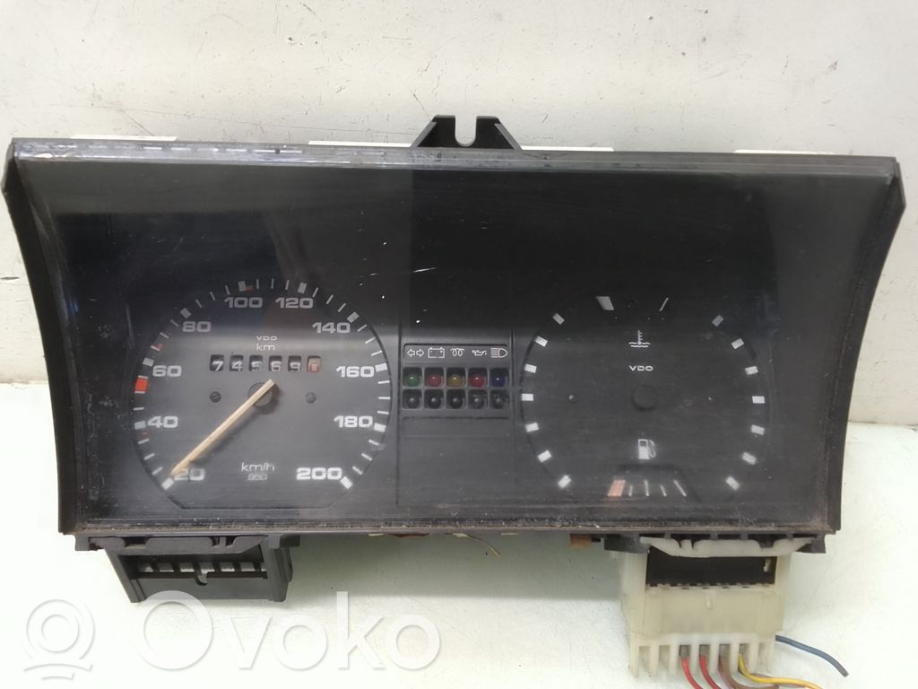 Volkswagen Golf II Nopeusmittari (mittaristo) 