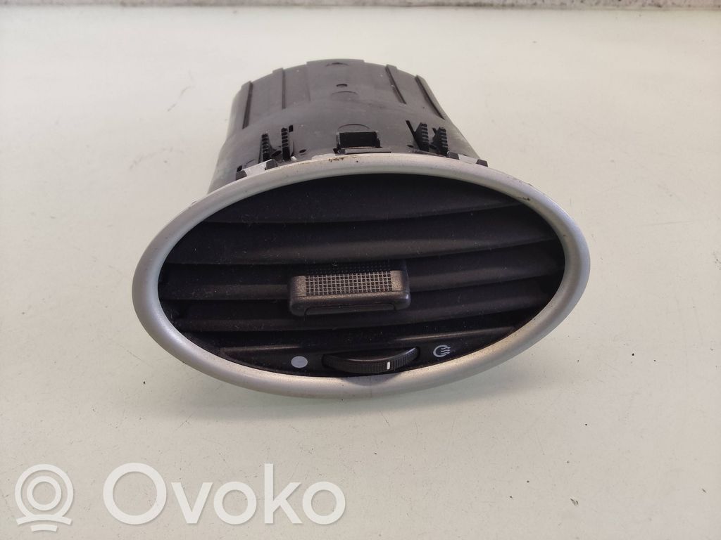 Ford Focus Copertura griglia di ventilazione laterale cruscotto 