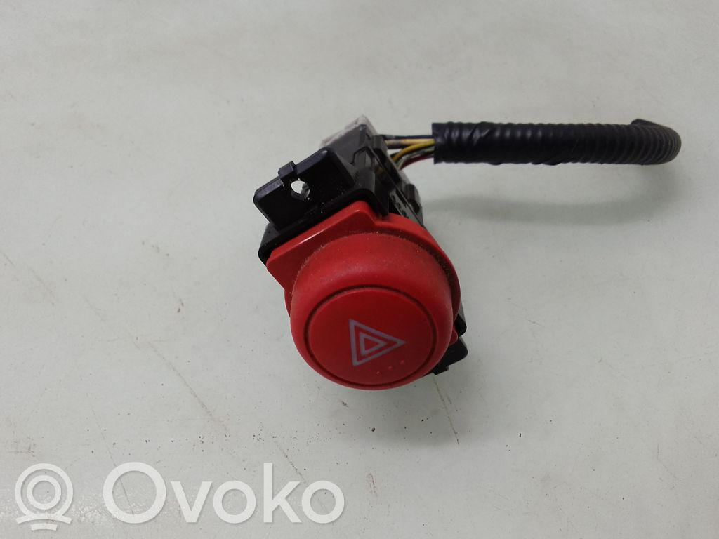 Honda Civic Hätävilkkujen kytkin 