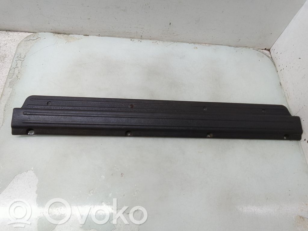 Mitsubishi Pajero Priekinio slenksčio apdaila (vidinė)