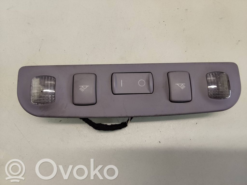 Audi A4 S4 B5 8D Takaistuimen valo 