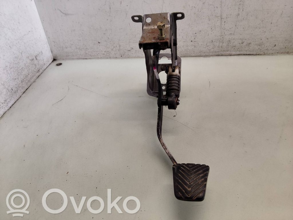 Mitsubishi Pajero Pedal de embrague 