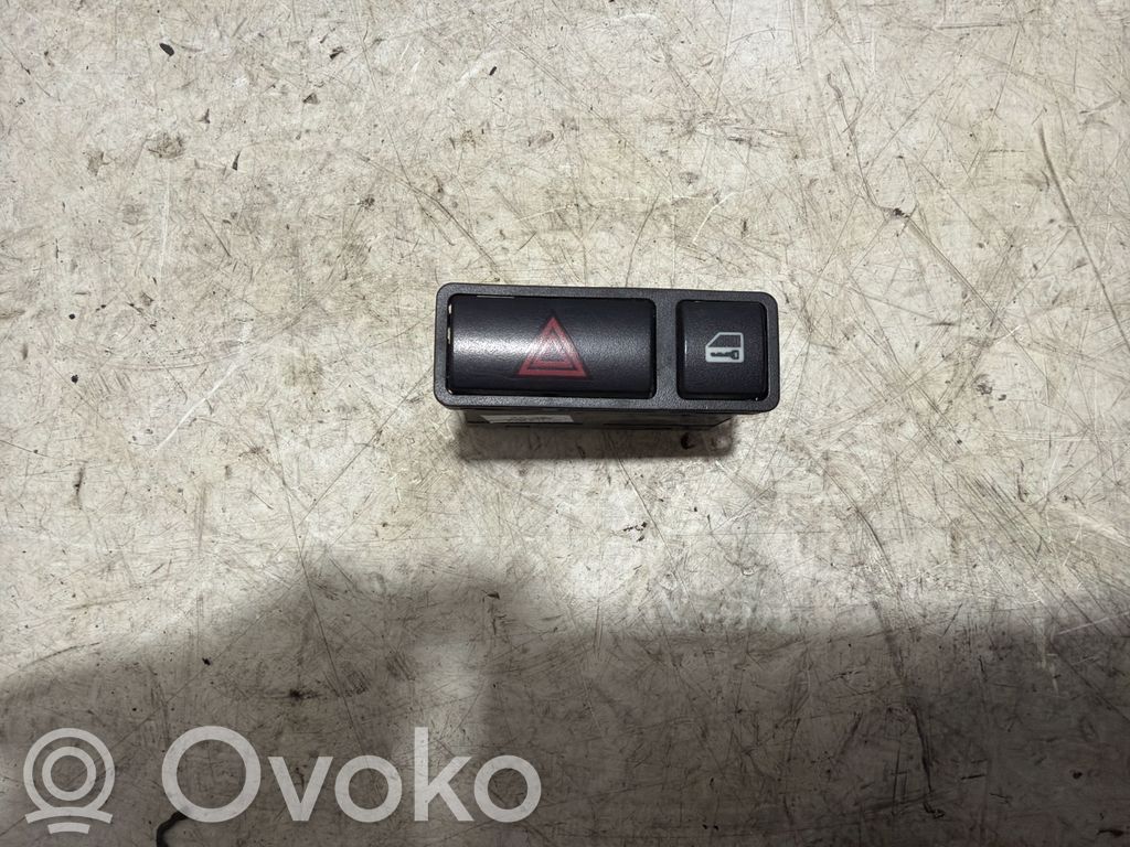 Hätävilkkujen kytkin   8368920,AB34P0