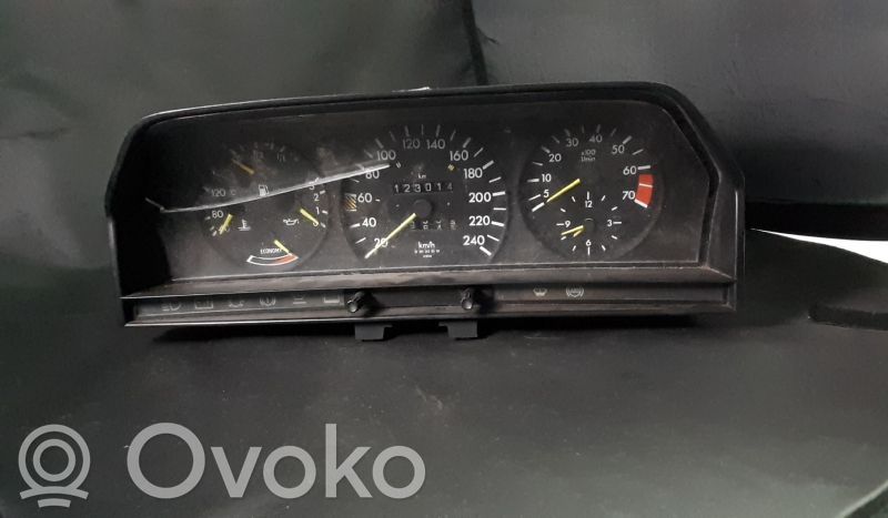 Mercedes-Benz 190 W201 Speedometer (instrument cluster) 