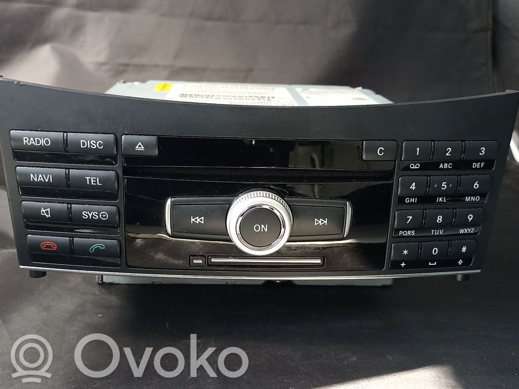 Mercedes-Benz E W212 Panel / Radioodtwarzacz CD/DVD/GPS 