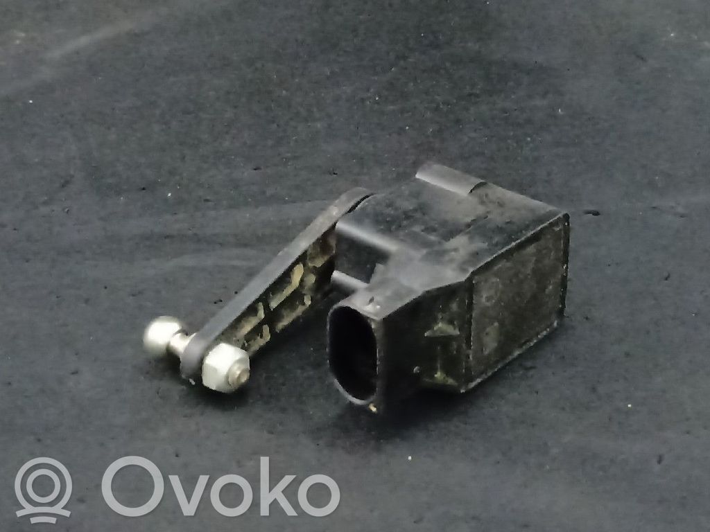 Mercedes-Benz CLS C219 Headlight level adjustment motor 