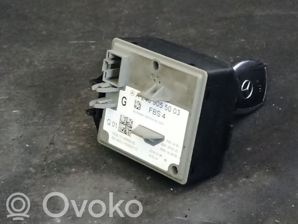 Mercedes-Benz A W176 Buton pornire/oprire motor 