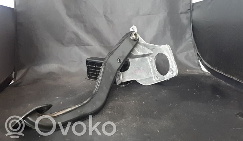 Mercedes-Benz E W211 Brake pedal 