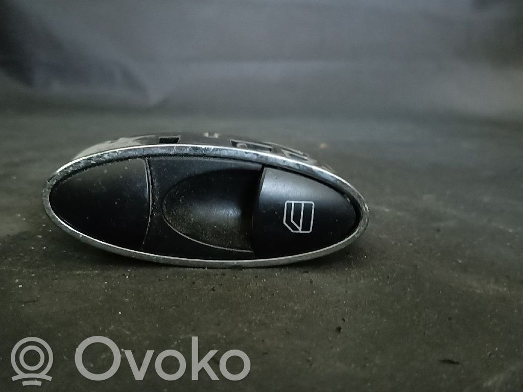 Mercedes-Benz CLS C219 Przyciski szyb 