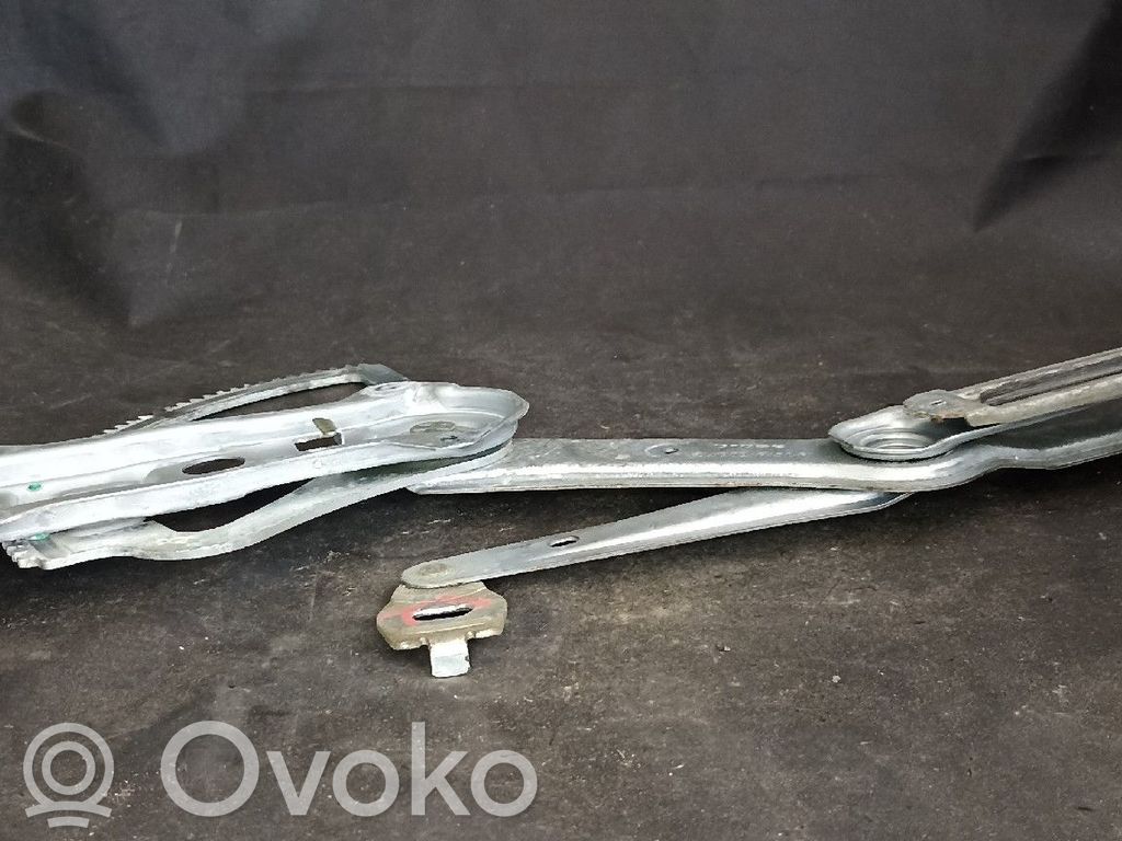 Mercedes-Benz C W202 Mechanizm podnoszenia szyby przedniej bez silnika 