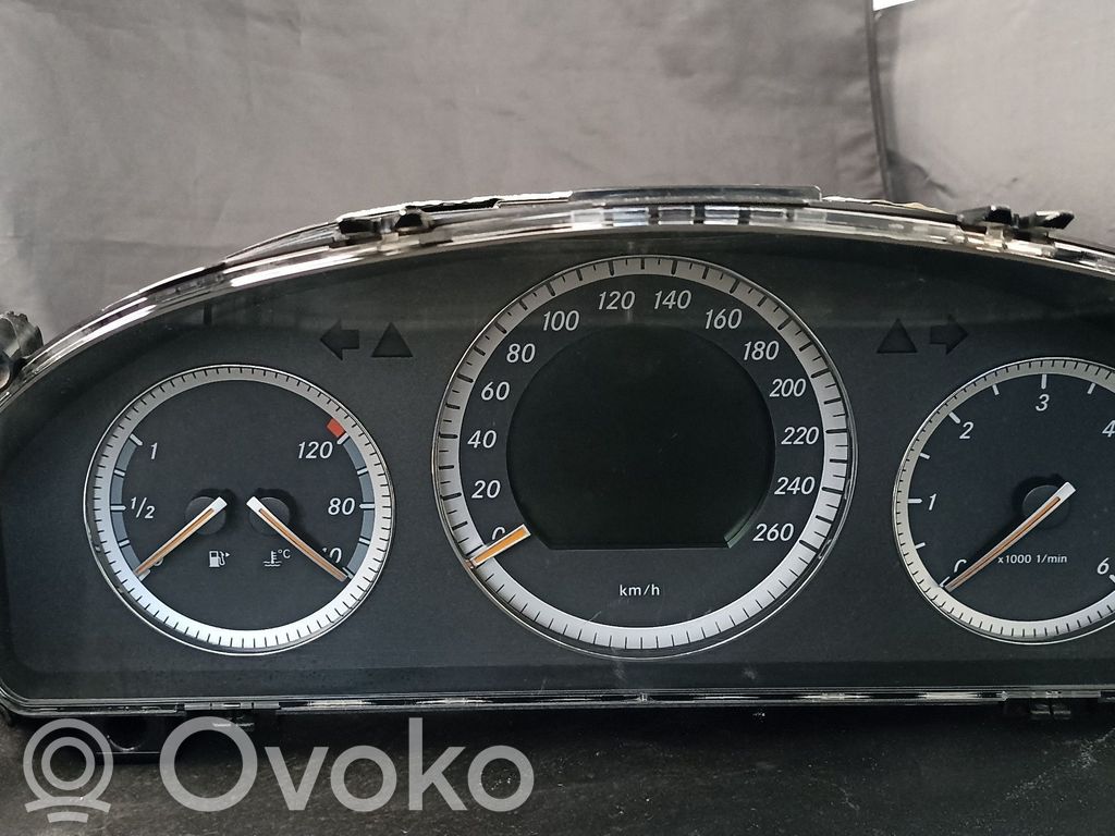 Mercedes-Benz C W204 Vitezometru (grup de instrumente) 