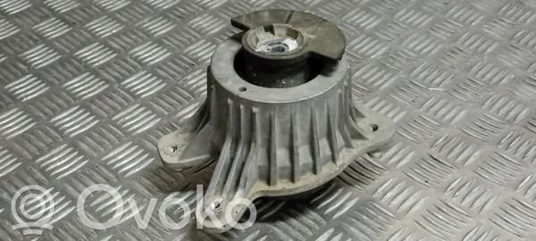 Mercedes-Benz C W205 Engine mount bracket 