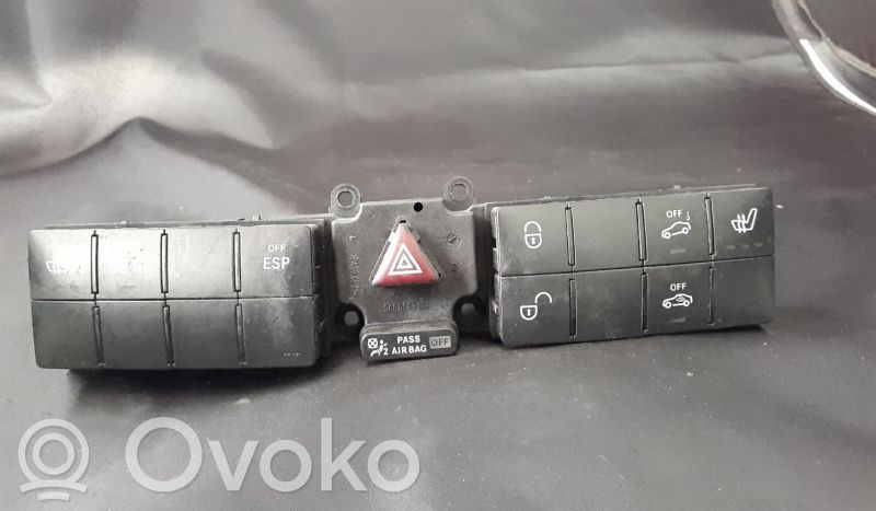 Mercedes-Benz C W203 Comutator lumini pericol 