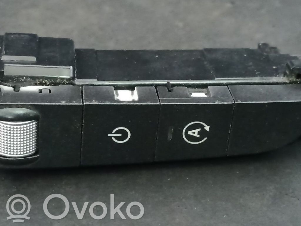 Mercedes-Benz C W205 Interruptor de control multifunción 