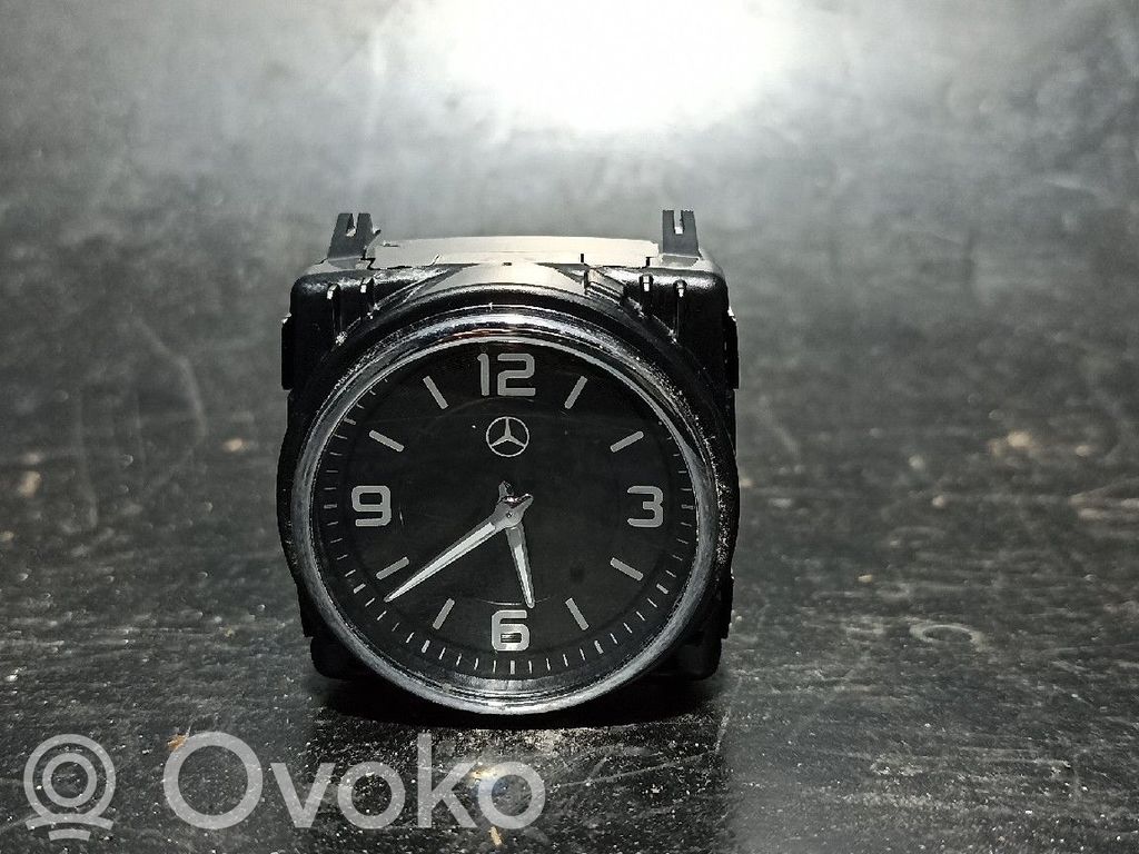 Clock   2228270300