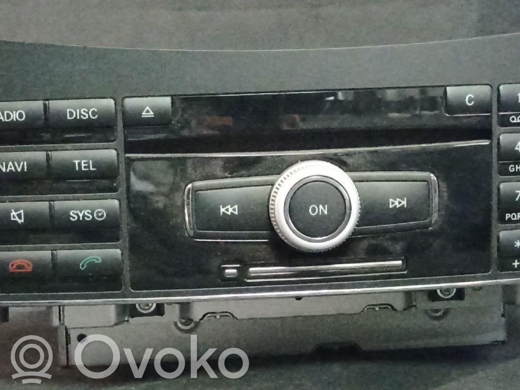 Mercedes-Benz E W212 Panel / Radioodtwarzacz CD/DVD/GPS 