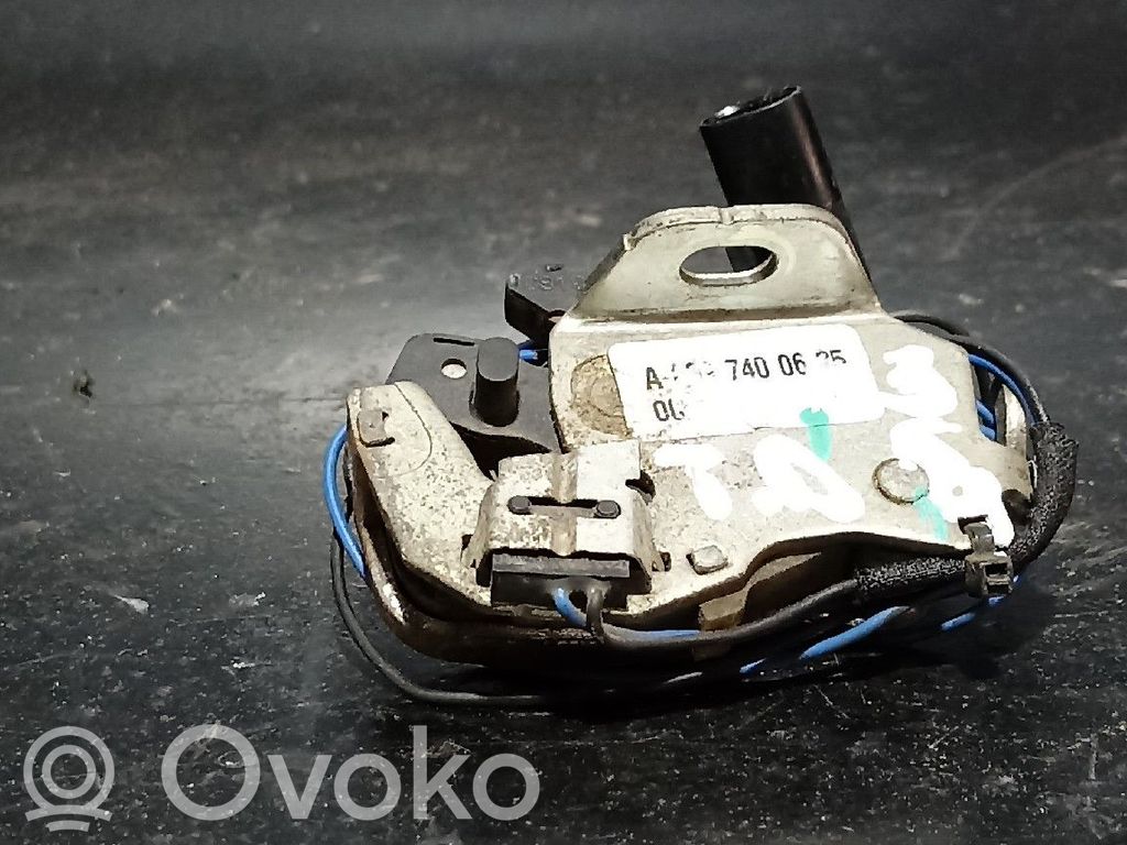 Mercedes-Benz Vito Viano W639 Rear door lock 