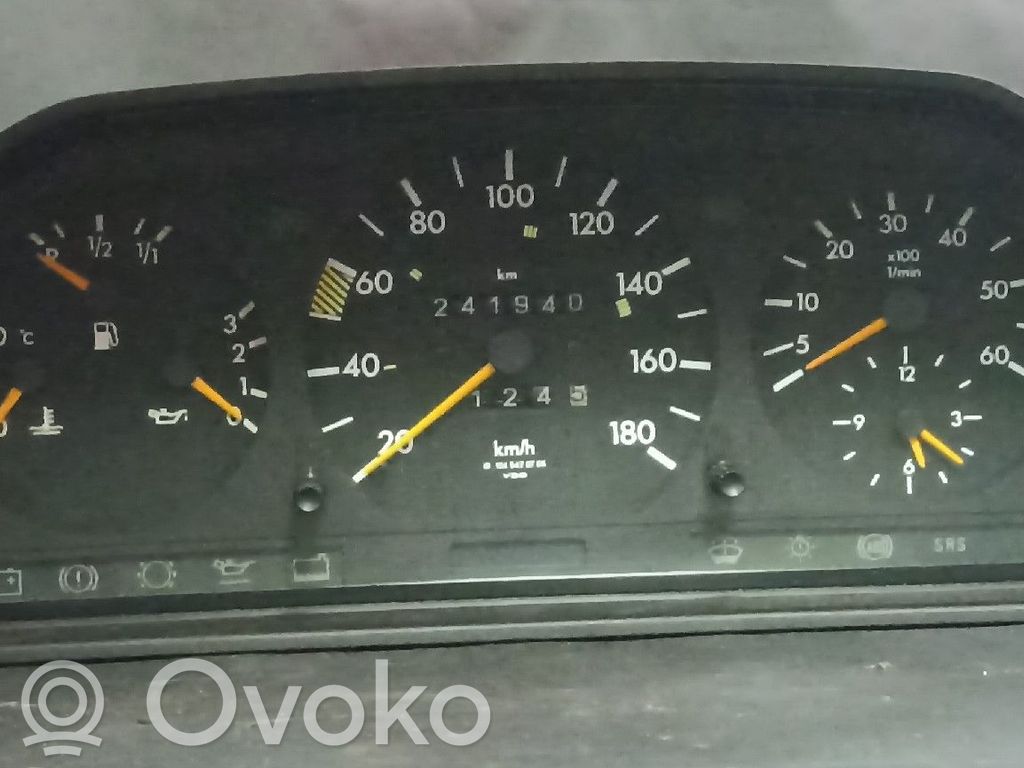 Mercedes-Benz E W124 Speedometer (instrument cluster) 