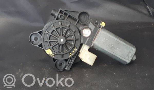 Mercedes-Benz C W203 Silniczek podnoszenia szyby drzwi tylnych 